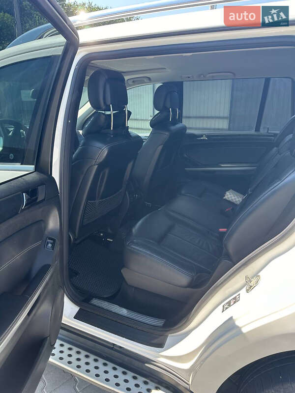Позашляховик / Кросовер Mercedes-Benz GL-Class 2011 в Чернівцях