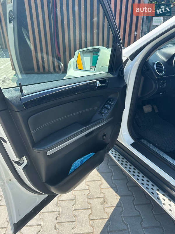 Позашляховик / Кросовер Mercedes-Benz GL-Class 2011 в Чернівцях