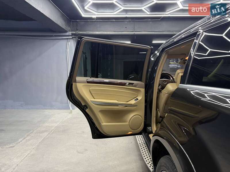 Позашляховик / Кросовер Mercedes-Benz GL-Class 2008 в Чернівцях