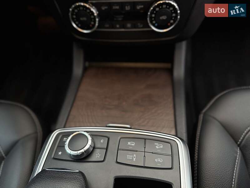 Внедорожник / Кроссовер Mercedes-Benz GL-Class 2015 в Киеве фото 41 Внедорожник / Кроссовер Mercedes-Benz GL-Class 2015 в Киеве