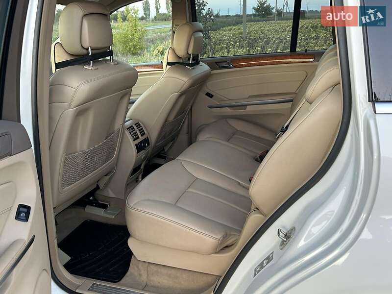 Позашляховик / Кросовер Mercedes-Benz GL-Class 2010 в Охтирці фото 7 Позашляховик / Кросовер Mercedes-Benz GL-Class 2010 в Охтирці