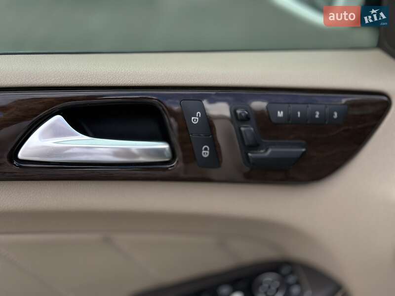 Позашляховик / Кросовер Mercedes-Benz GL-Class 2014 в Чернівцях фото 31 Позашляховик / Кросовер Mercedes-Benz GL-Class 2014 в Чернівцях