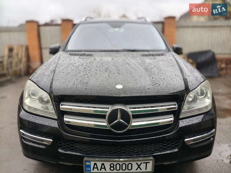 Mercedes-Benz GL-Class 2011
