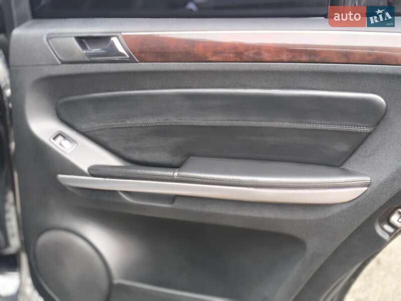 Внедорожник / Кроссовер Mercedes-Benz GL-Class 2011 в Киеве фото 33 Внедорожник / Кроссовер Mercedes-Benz GL-Class 2011 в Киеве