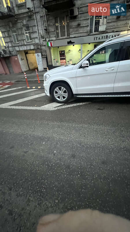 Внедорожник / Кроссовер Mercedes-Benz GL-Class 2015 в Киеве фото 5 Внедорожник / Кроссовер Mercedes-Benz GL-Class 2015 в Киеве