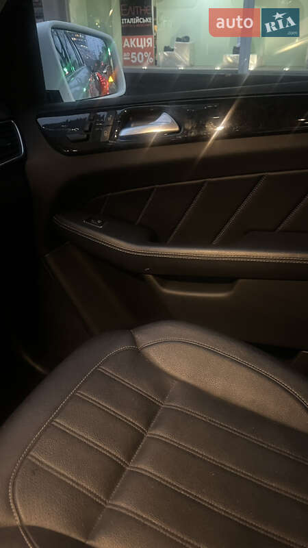 Внедорожник / Кроссовер Mercedes-Benz GL-Class 2015 в Киеве фото 15 Внедорожник / Кроссовер Mercedes-Benz GL-Class 2015 в Киеве
