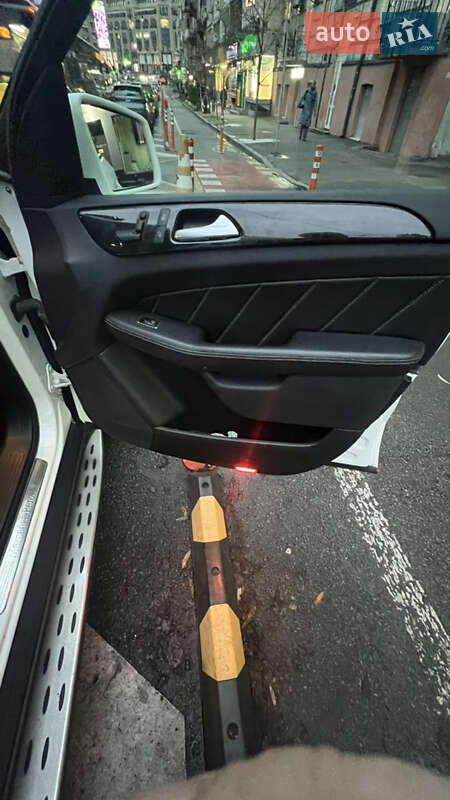 Внедорожник / Кроссовер Mercedes-Benz GL-Class 2015 в Киеве фото 35 Внедорожник / Кроссовер Mercedes-Benz GL-Class 2015 в Киеве