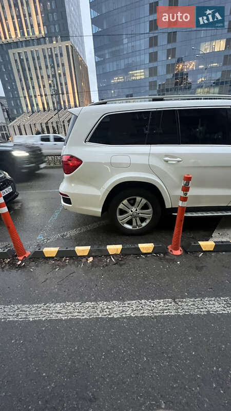 Внедорожник / Кроссовер Mercedes-Benz GL-Class 2015 в Киеве фото 51 Внедорожник / Кроссовер Mercedes-Benz GL-Class 2015 в Киеве