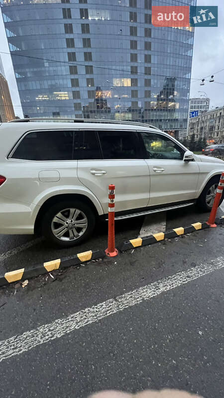 Внедорожник / Кроссовер Mercedes-Benz GL-Class 2015 в Киеве фото 56 Внедорожник / Кроссовер Mercedes-Benz GL-Class 2015 в Киеве