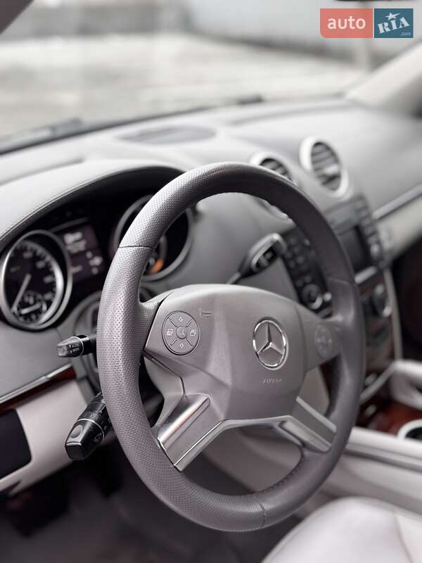 Позашляховик / Кросовер Mercedes-Benz GL-Class 2012 в Житомирі фото 41 Позашляховик / Кросовер Mercedes-Benz GL-Class 2012 в Житомирі