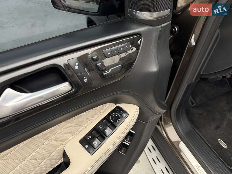 Позашляховик / Кросовер Mercedes-Benz GL-Class 2013 в Звягелі фото 26 Позашляховик / Кросовер Mercedes-Benz GL-Class 2013 в Звягелі