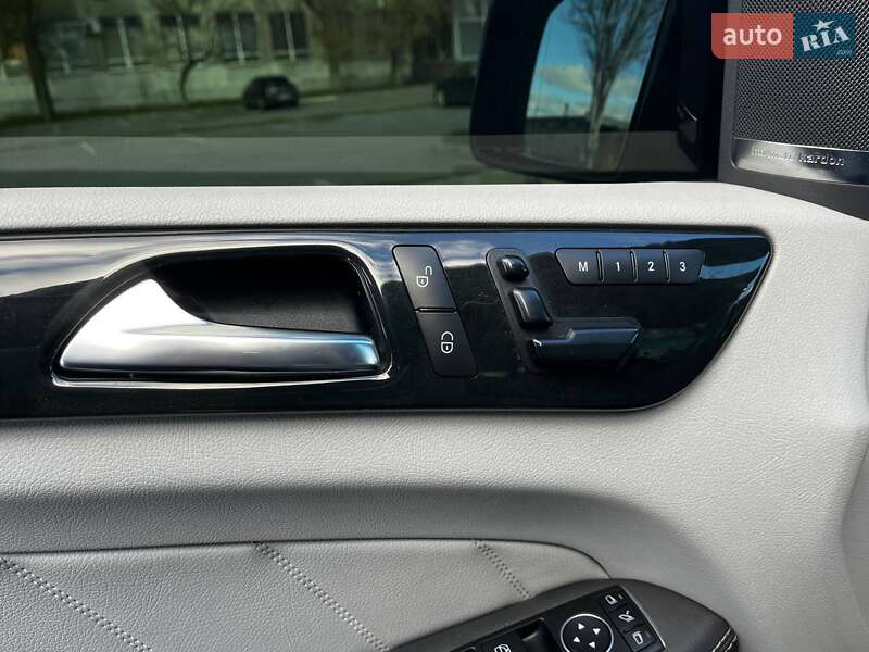 Внедорожник / Кроссовер Mercedes-Benz GL-Class 2016 в Днепре фото 22 Внедорожник / Кроссовер Mercedes-Benz GL-Class 2016 в Днепре