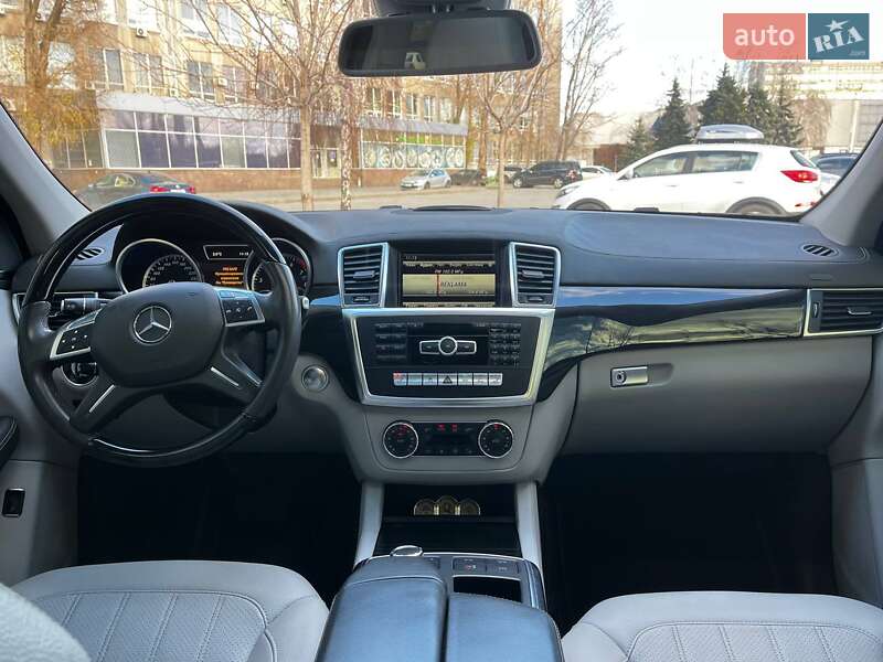 Внедорожник / Кроссовер Mercedes-Benz GL-Class 2016 в Днепре фото 27 Внедорожник / Кроссовер Mercedes-Benz GL-Class 2016 в Днепре