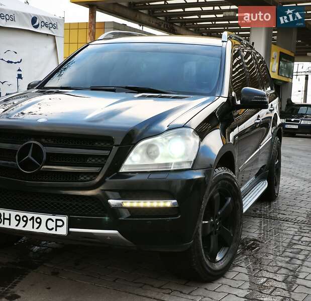Mercedes-Benz GL-Class 2011