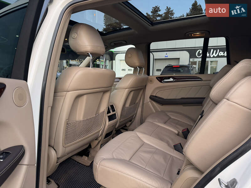 Внедорожник / Кроссовер Mercedes-Benz GL-Class 2016 в Киеве фото 16 Внедорожник / Кроссовер Mercedes-Benz GL-Class 2016 в Киеве