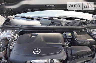 Позашляховик / Кросовер Mercedes-Benz GLA-Class 2015 в 