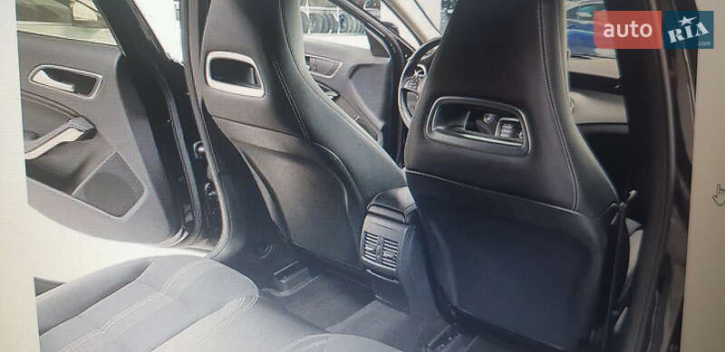 Внедорожник / Кроссовер Mercedes-Benz GLA-Class 2017 в Хмельницком