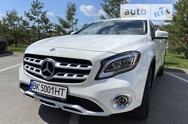 Хэтчбек Mercedes-Benz GLA-Class 2020 в Киеве