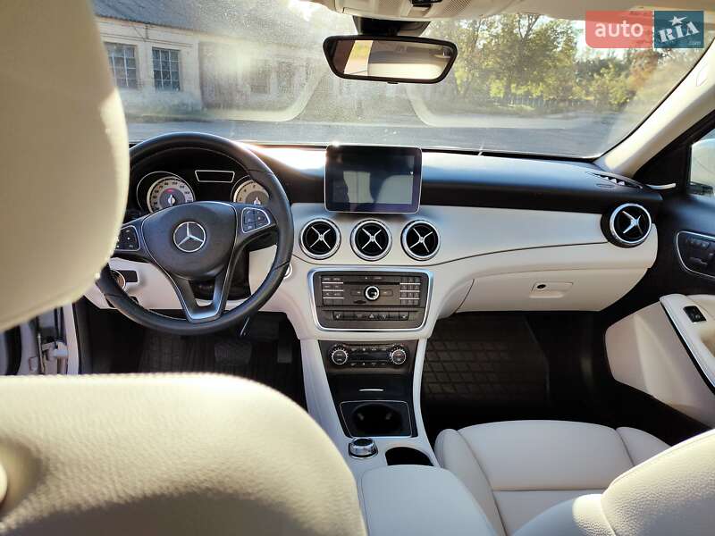 Позашляховик / Кросовер Mercedes-Benz GLA-Class 2017 в Полтаві