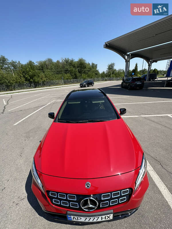 Позашляховик / Кросовер Mercedes-Benz GLA-Class 2018 в Дніпрі