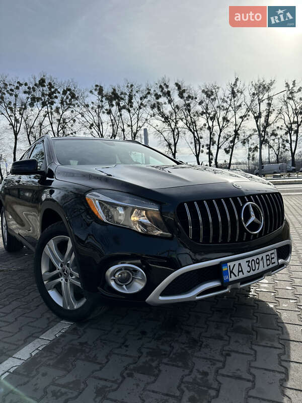 Внедорожник / Кроссовер Mercedes-Benz GLA-Class 2019 в Киеве