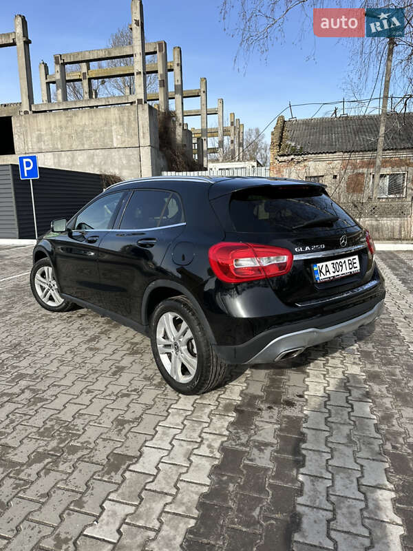 Внедорожник / Кроссовер Mercedes-Benz GLA-Class 2019 в Киеве