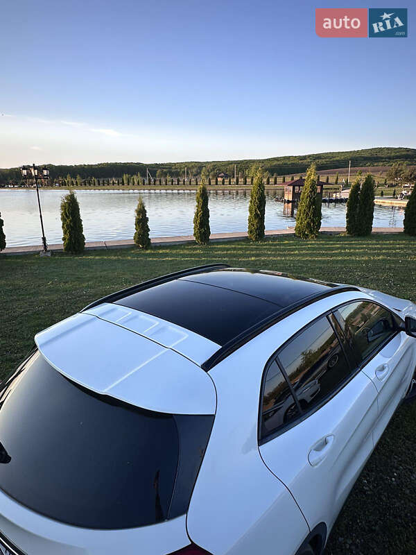 Внедорожник / Кроссовер Mercedes-Benz GLA-Class 2016 в Черновцах