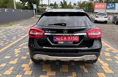 Внедорожник / Кроссовер Mercedes-Benz GLA-Class 2018 в 