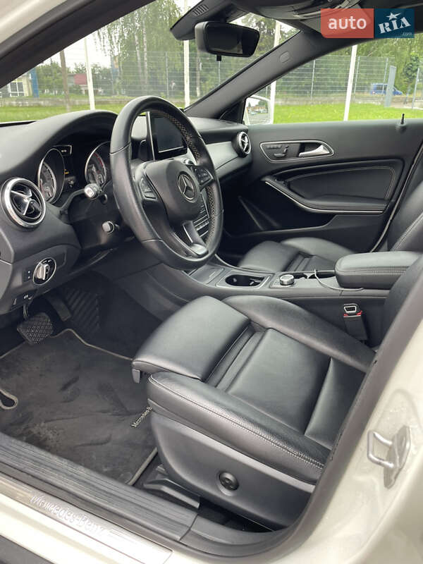 Внедорожник / Кроссовер Mercedes-Benz GLA-Class 2016 в Киеве