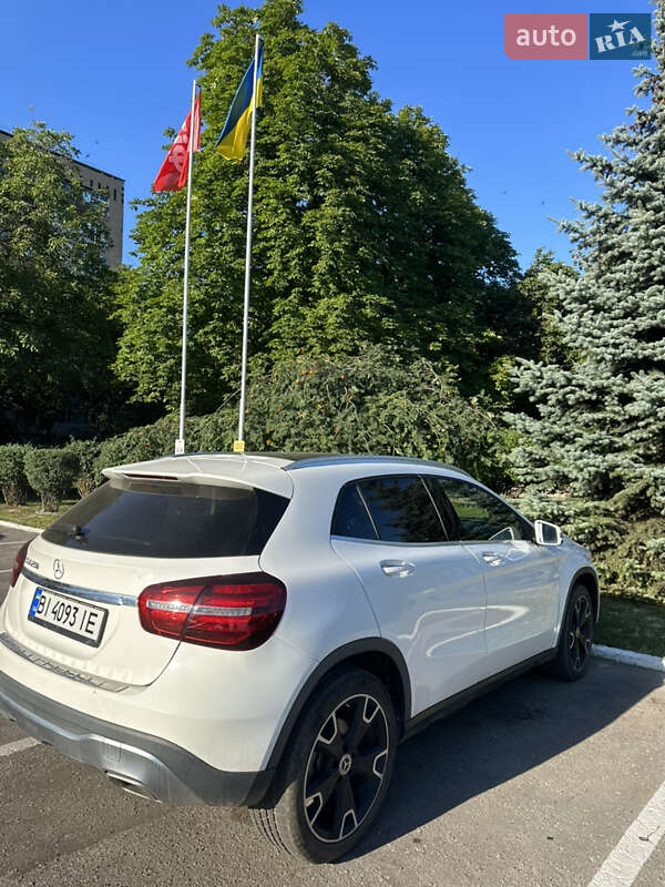 Внедорожник / Кроссовер Mercedes-Benz GLA-Class 2019 в Днепре
