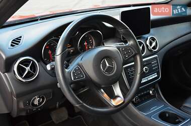 Внедорожник / Кроссовер Mercedes-Benz GLA-Class 2018 в 