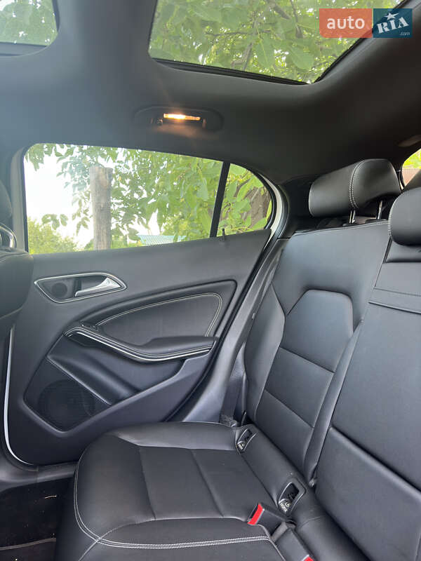 Внедорожник / Кроссовер Mercedes-Benz GLA-Class 2019 в Днепре