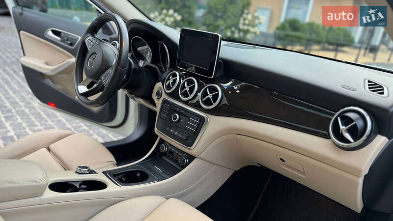Внедорожник / Кроссовер Mercedes-Benz GLA-Class 2016 в Ирпене