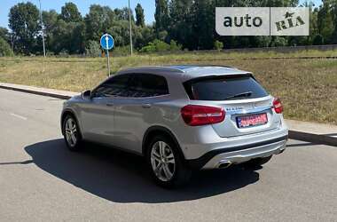 Позашляховик / Кросовер Mercedes-Benz GLA-Class 2015 в 