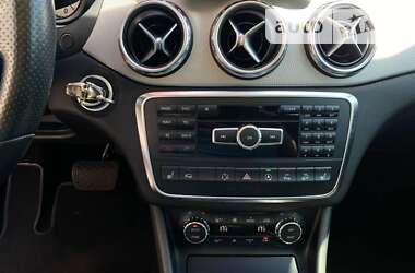 Позашляховик / Кросовер Mercedes-Benz GLA-Class 2015 в 