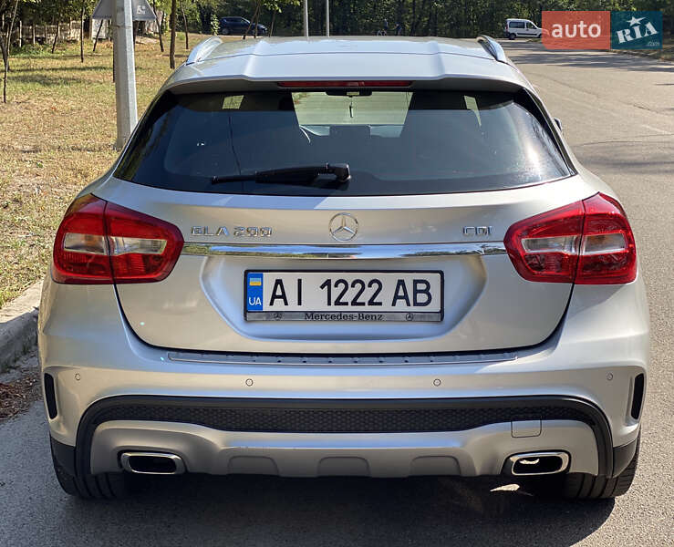 Внедорожник / Кроссовер Mercedes-Benz GLA-Class 2014 в Киеве
