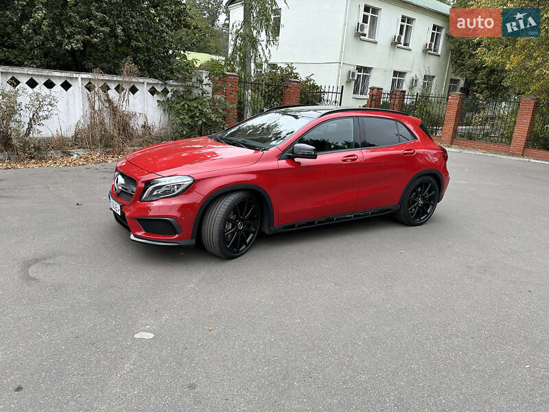 Позашляховик / Кросовер Mercedes-Benz GLA-Class 2016 в Києві