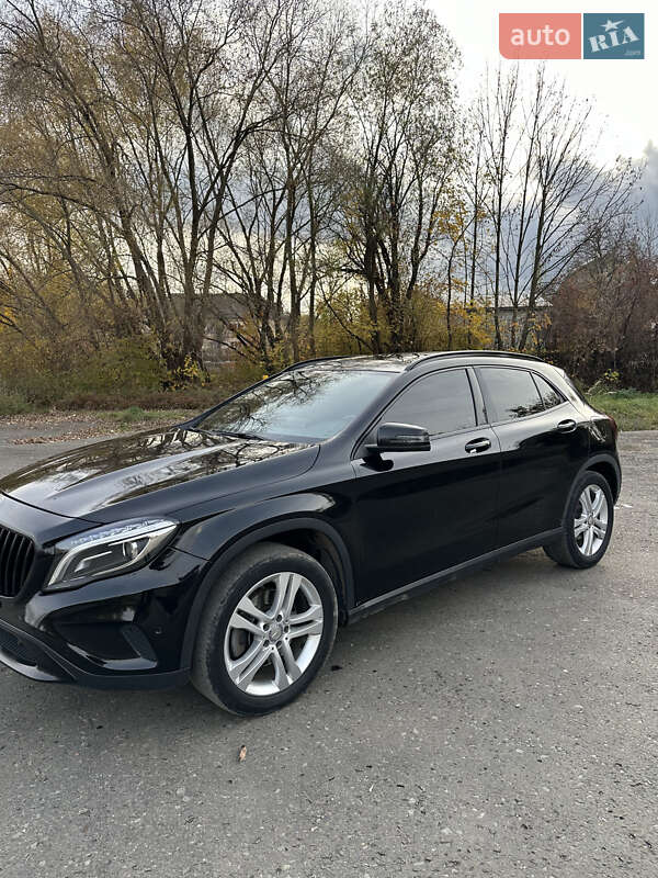 Внедорожник / Кроссовер Mercedes-Benz GLA-Class 2015 в Бориславе
