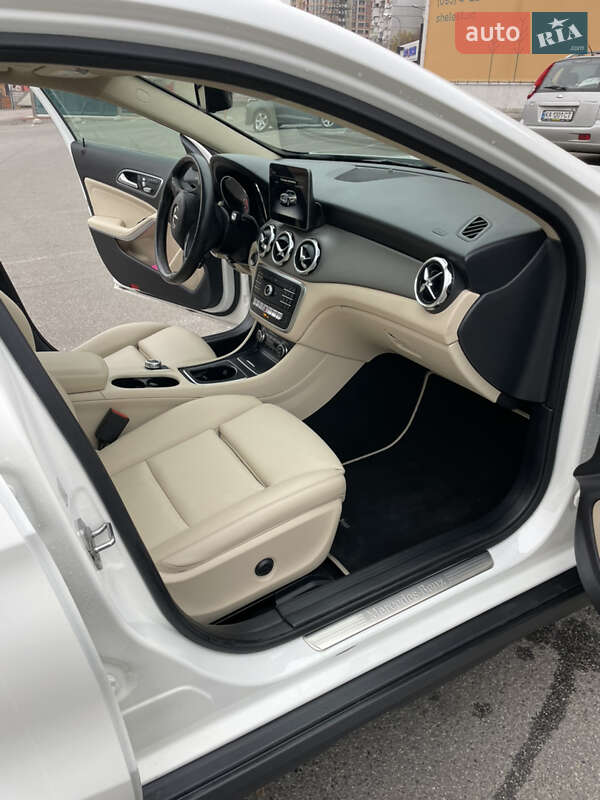 Внедорожник / Кроссовер Mercedes-Benz GLA-Class 2018 в Вышгороде