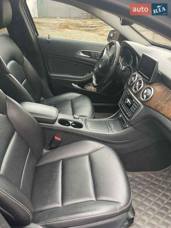 Внедорожник / Кроссовер Mercedes-Benz GLA-Class 2015 в Полтаве