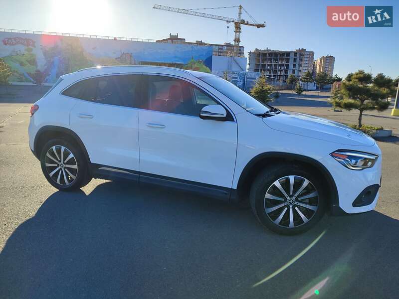 Внедорожник / Кроссовер Mercedes-Benz GLA-Class 2020 в Одессе