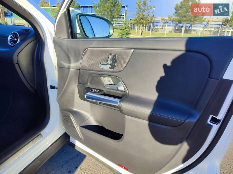 Внедорожник / Кроссовер Mercedes-Benz GLA-Class 2020 в Одессе