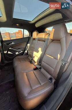 Внедорожник / Кроссовер Mercedes-Benz GLA-Class 2015 в 