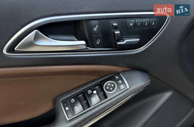 Позашляховик / Кросовер Mercedes-Benz GLA-Class 2014 в 
