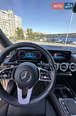Внедорожник / Кроссовер Mercedes-Benz GLA-Class 2021 в 