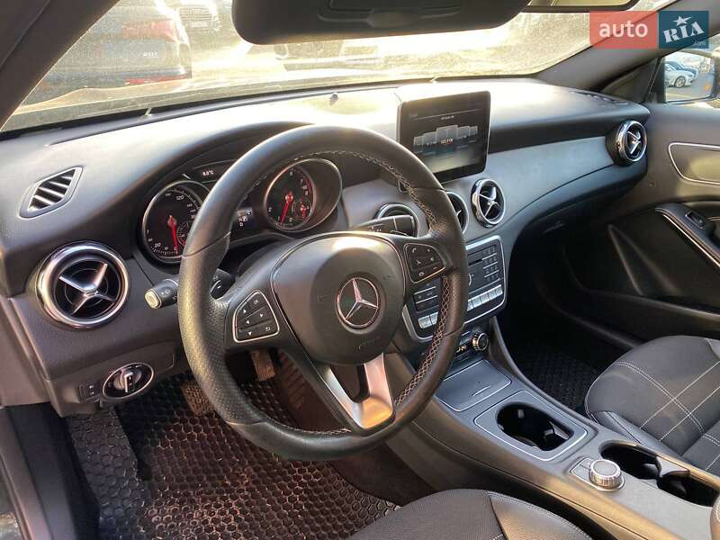 Внедорожник / Кроссовер Mercedes-Benz GLA-Class 2017 в Львове