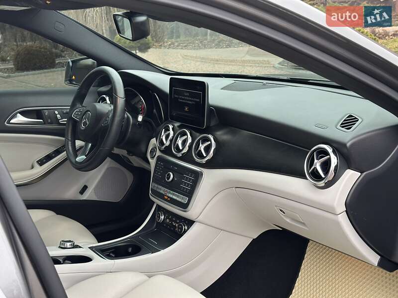 Внедорожник / Кроссовер Mercedes-Benz GLA-Class 2017 в Киеве фото 47 Внедорожник / Кроссовер Mercedes-Benz GLA-Class 2017 в Киеве