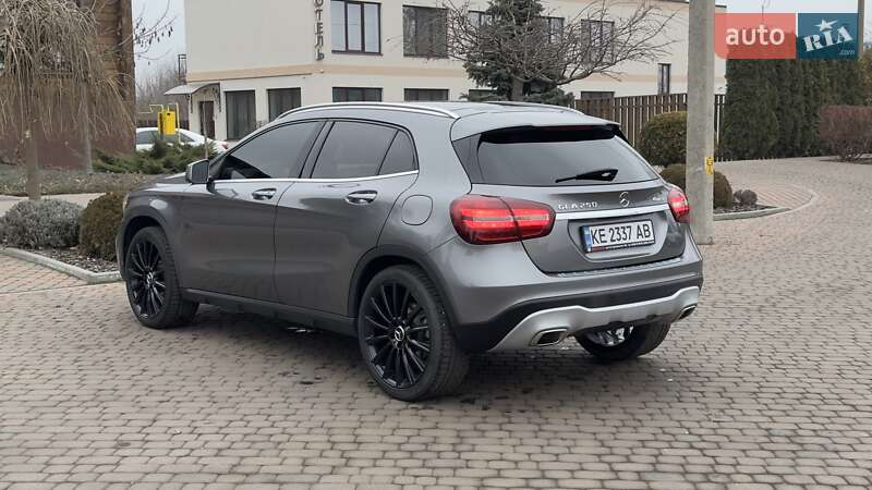 Внедорожник / Кроссовер Mercedes-Benz GLA-Class 2017 в Киеве фото 20 Внедорожник / Кроссовер Mercedes-Benz GLA-Class 2017 в Киеве