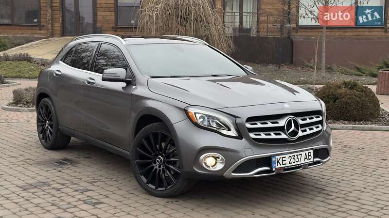 Внедорожник / Кроссовер Mercedes-Benz GLA-Class 2017 в Киеве фото 10 Внедорожник / Кроссовер Mercedes-Benz GLA-Class 2017 в Киеве