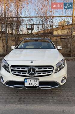 Позашляховик / Кросовер Mercedes-Benz GLA-Class 2017 в 
